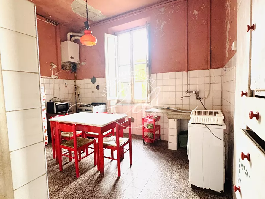 Immagine 57 di Pentalocale in vendita  a Lucca