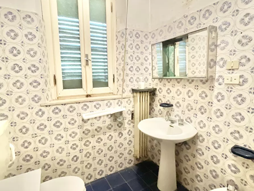 Immagine 39 di Casa indipendente in vendita  a Camaiore