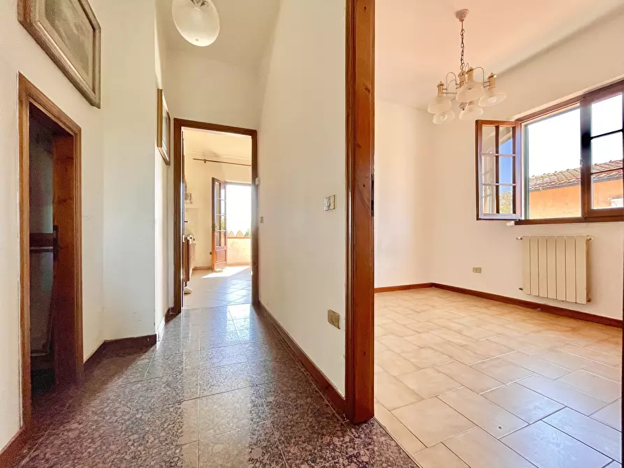 Immagine 10 di Quadrilocale in vendita  a Pietrasanta