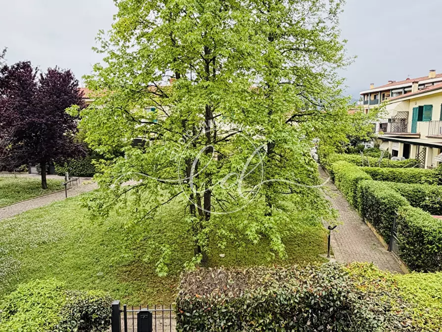 Immagine 42 di Villetta a schiera in vendita  a Pietrasanta