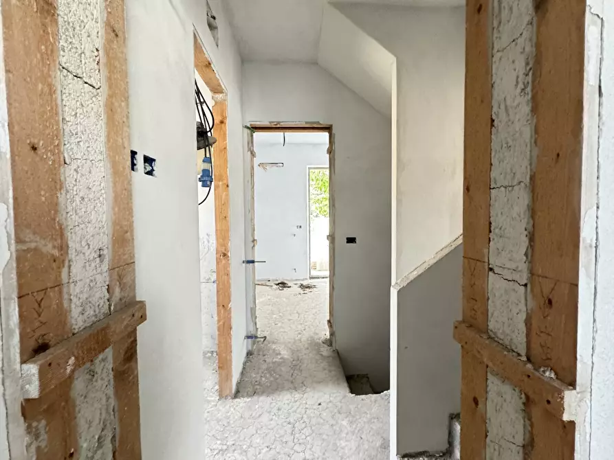 Immagine 41 di Porzione di casa in vendita  a Seravezza