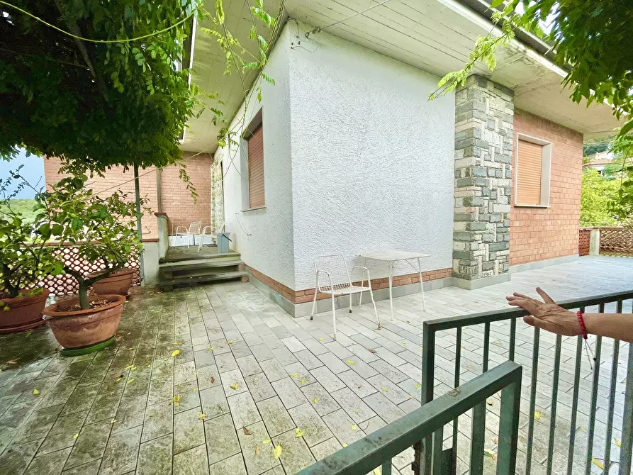 Immagine 10 di Casa indipendente in vendita  a Seravezza