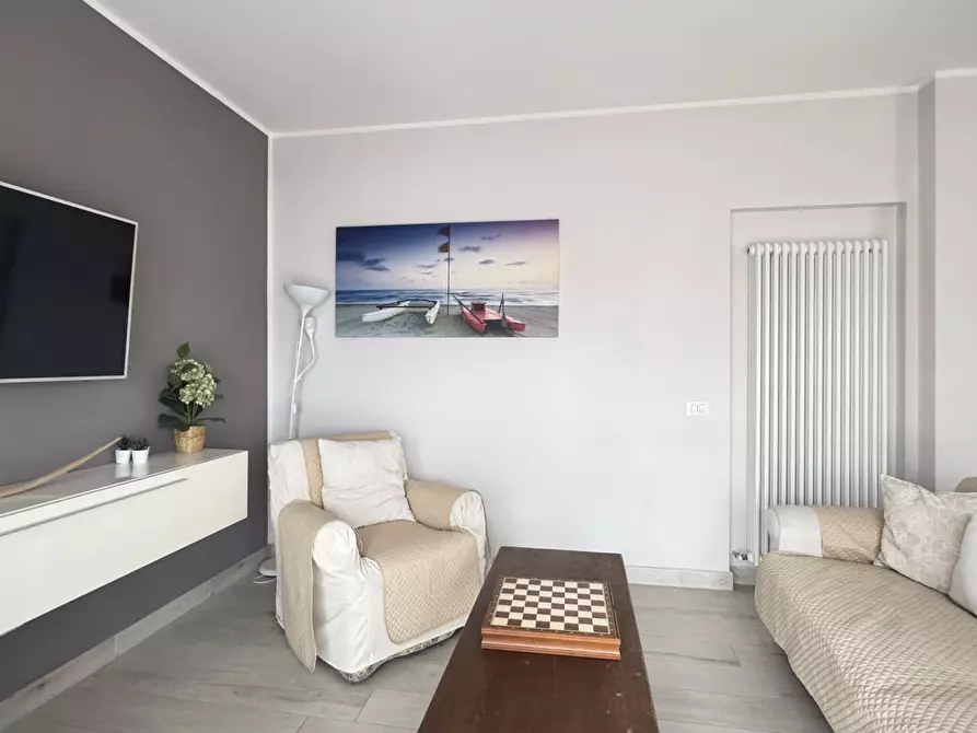 Immagine 14 di Quadrilocale in affitto  a Camaiore