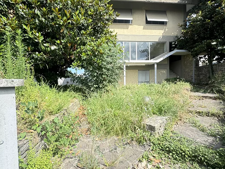 Immagine 82 di Porzione di casa in vendita  a Pietrasanta