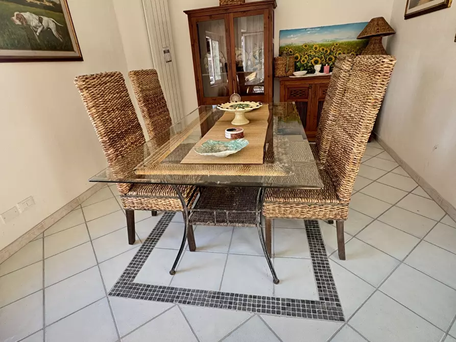 Immagine 9 di Villa in vendita  a Massa