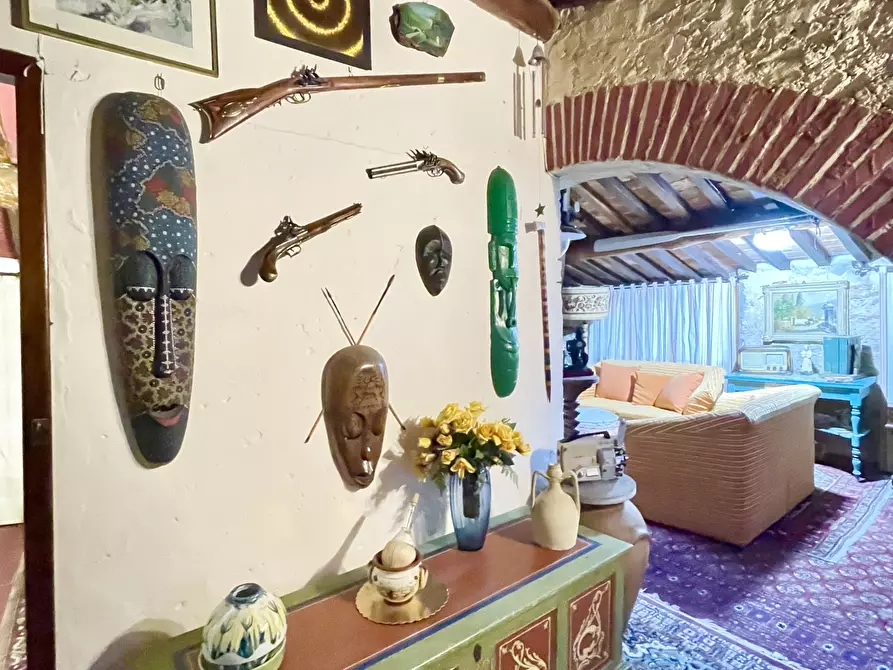 Immagine 84 di Porzione di casa in vendita  a Pietrasanta