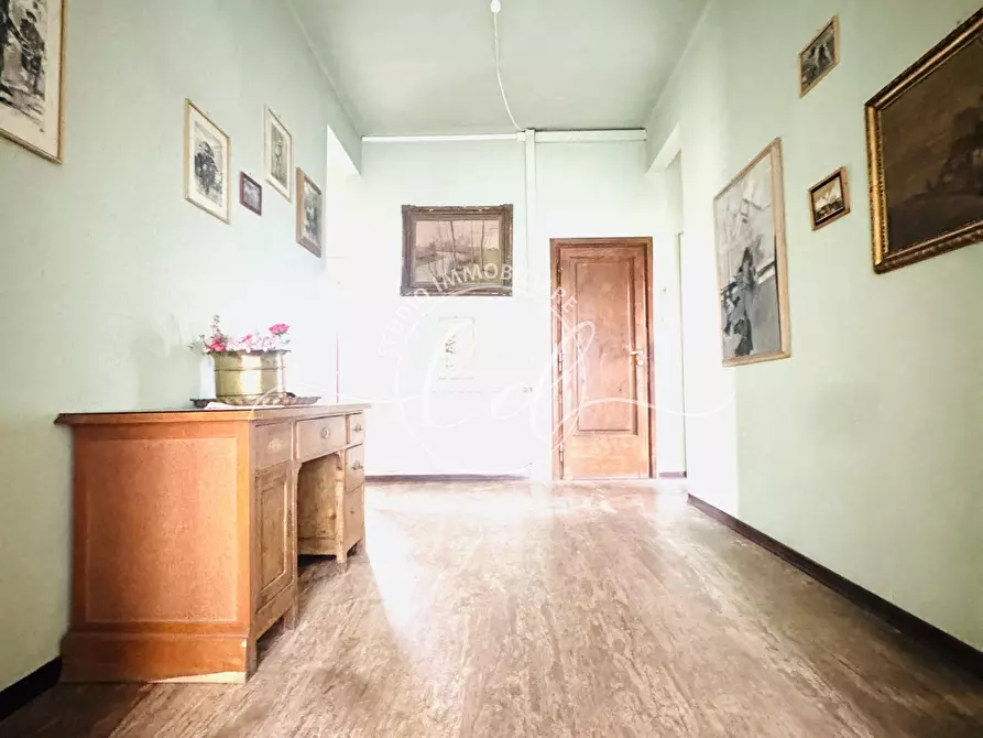 Immagine 42 di Pentalocale in vendita  a Lucca