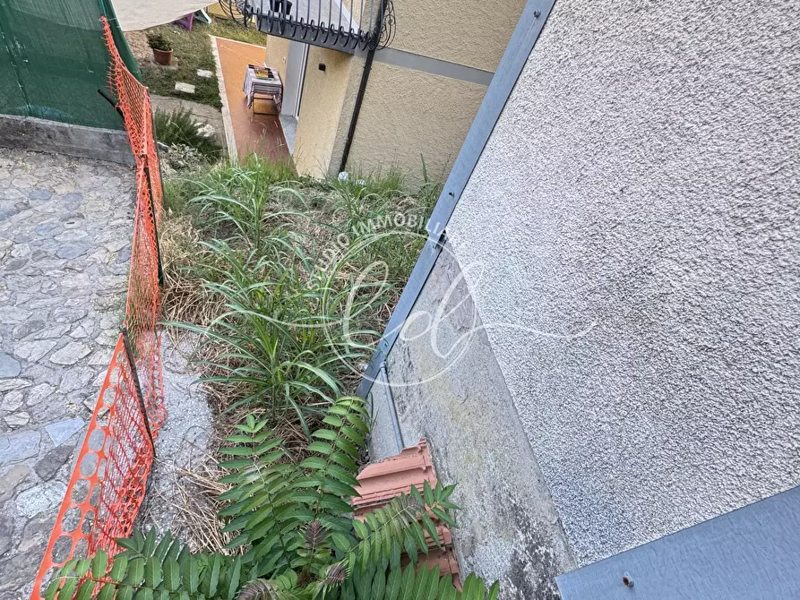 Immagine 5 di Locale commerciale in vendita  a Montignoso