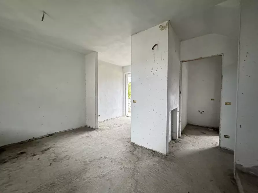 Immagine 5 di Porzione di casa in vendita  a Camaiore