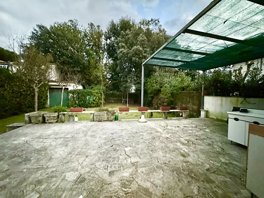 Immagine 62 di Casa indipendente in affitto  a Pietrasanta