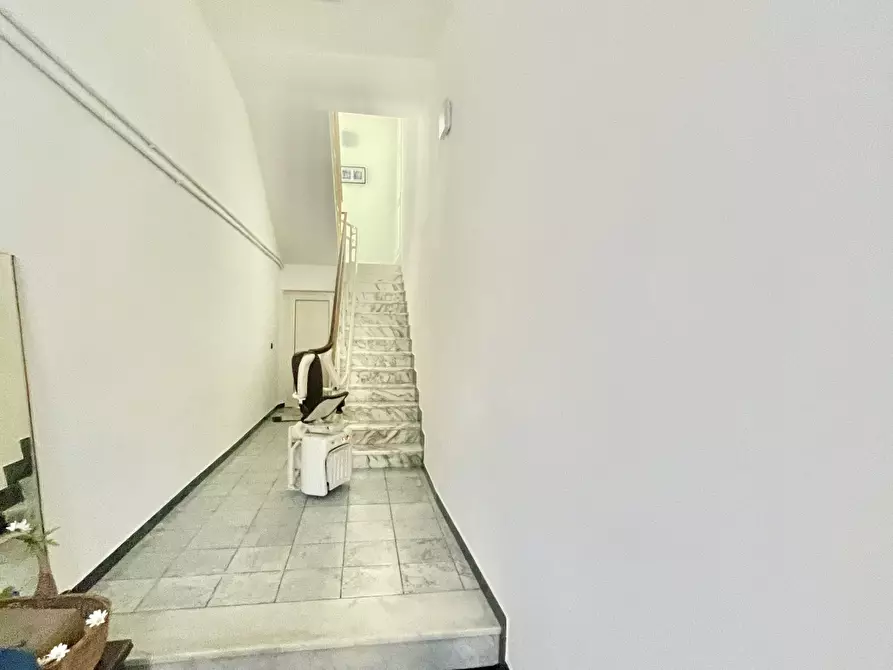 Immagine 1 di Quadrilocale in vendita  a Seravezza