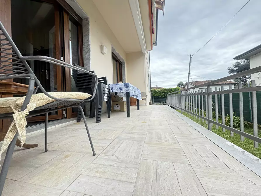 Immagine 7 di Quadrilocale in affitto  a Pietrasanta