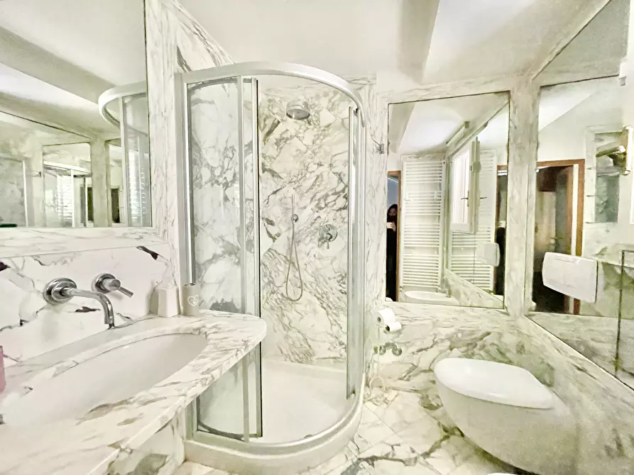 Immagine 30 di Villa in affitto  a Pietrasanta