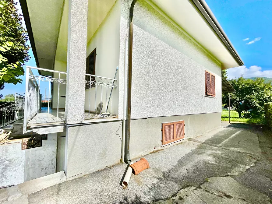 Immagine 7 di Villa in vendita  a Pietrasanta