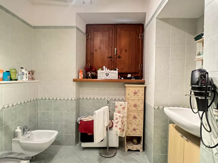 Immagine 16 di Stanza singola in vendita  a Pietrasanta