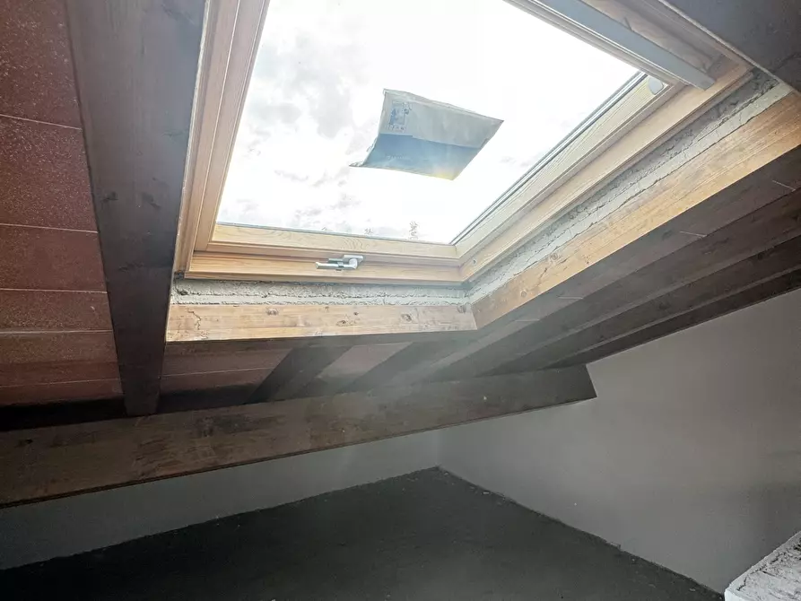 Immagine 54 di Porzione di casa in vendita  a Seravezza