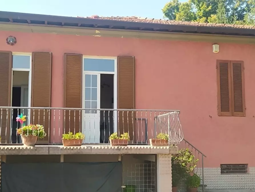 Immagine 1 di Villa in vendita  a Pietrasanta