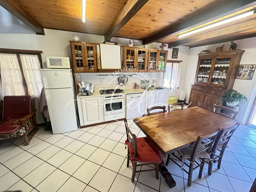 Immagine 15 di Rustico / casale in vendita  a Camaiore