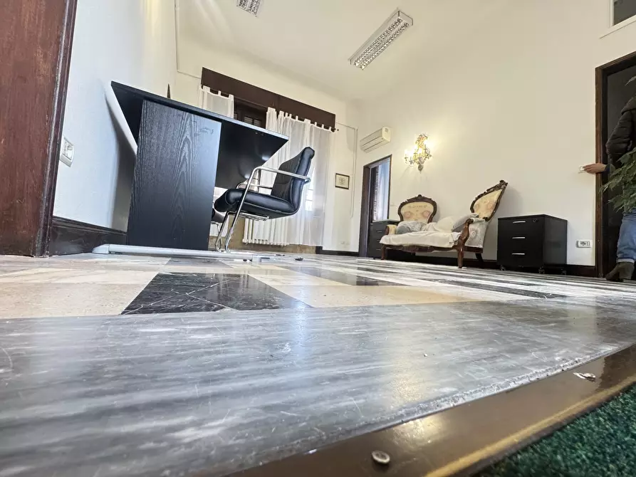 Immagine 55 di Rustico / casale in vendita  a Pietrasanta