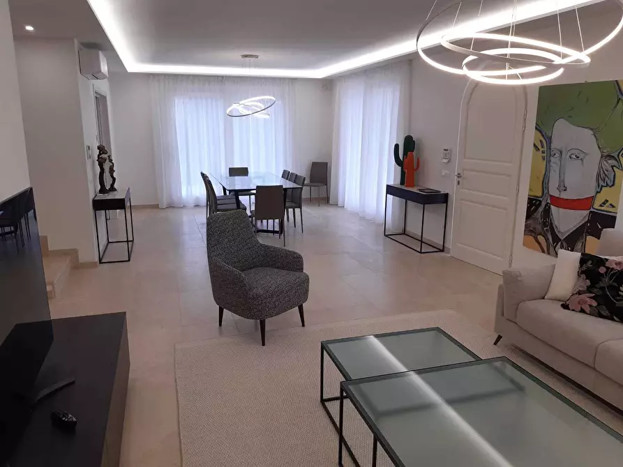 Immagine 5 di Villa in affitto  a Pietrasanta