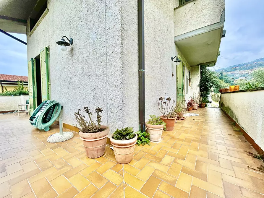 Immagine 19 di Casa indipendente in vendita  a Montignoso