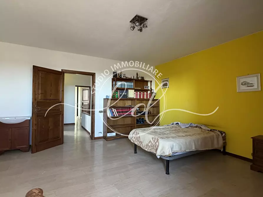 Immagine 55 di Porzione di casa in vendita  a Seravezza