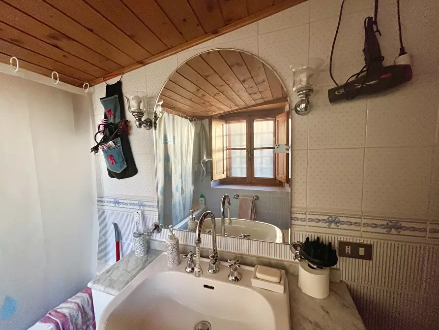 Immagine 30 di Porzione di casa in vendita  a Massarosa