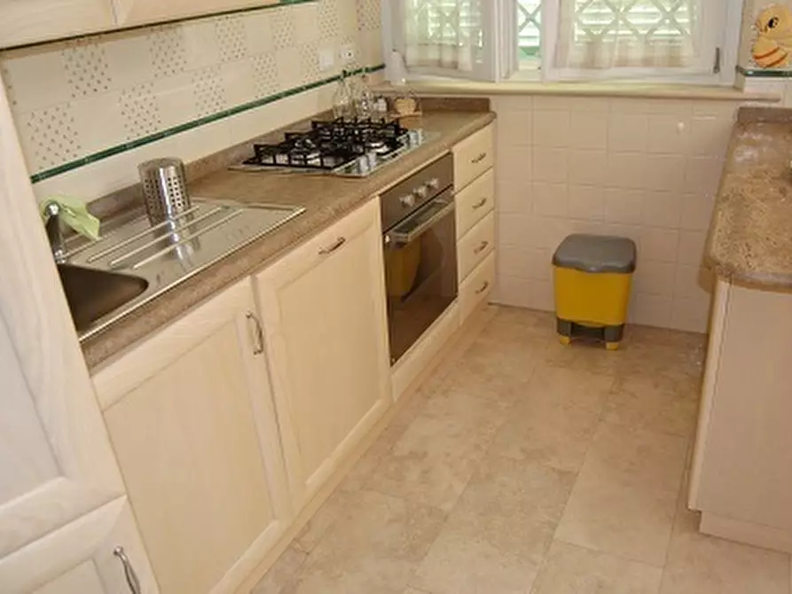 Immagine 11 di Casa indipendente in affitto  a Montignoso