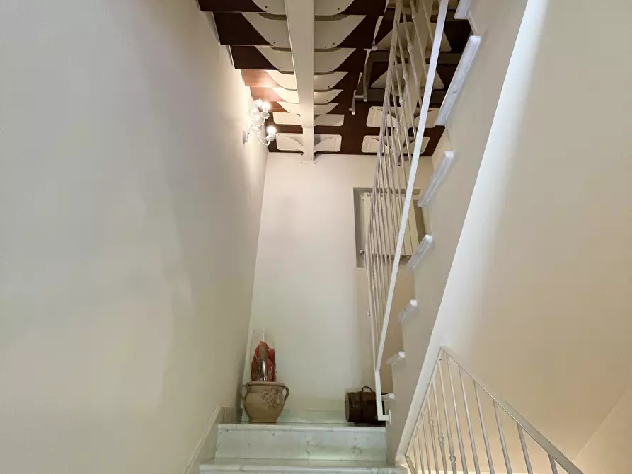 Immagine 8 di Porzione di casa in vendita  a Seravezza