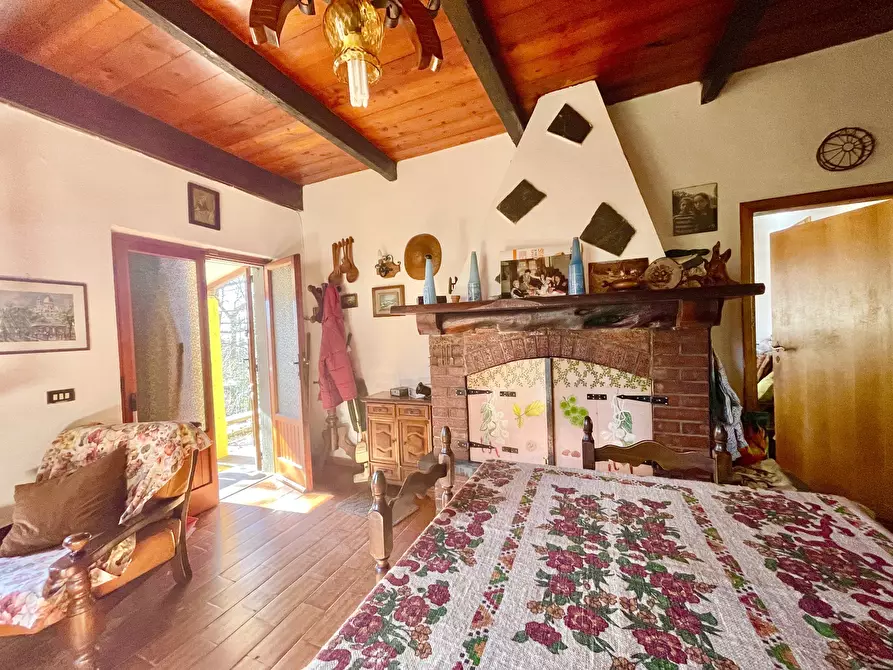 Immagine 11 di Casa bifamiliare in vendita  a Stazzema