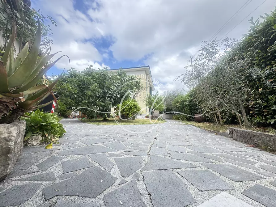 Immagine 62 di Porzione di casa in vendita  a Carrara