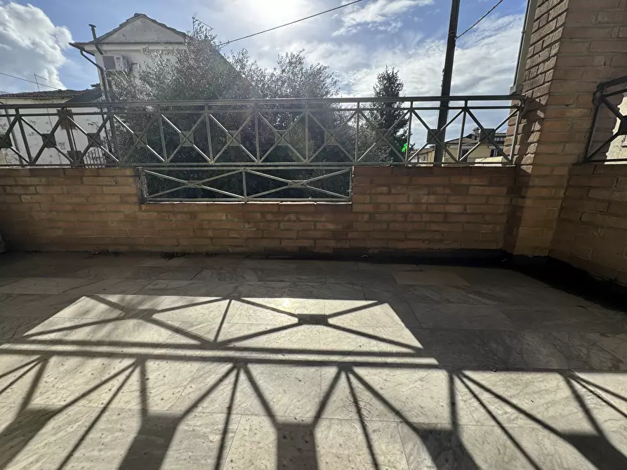 Immagine 11 di Porzione di casa in vendita  a Massa