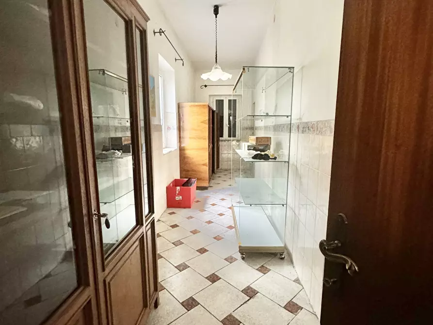 Immagine 46 di Porzione di casa in vendita  a Massa