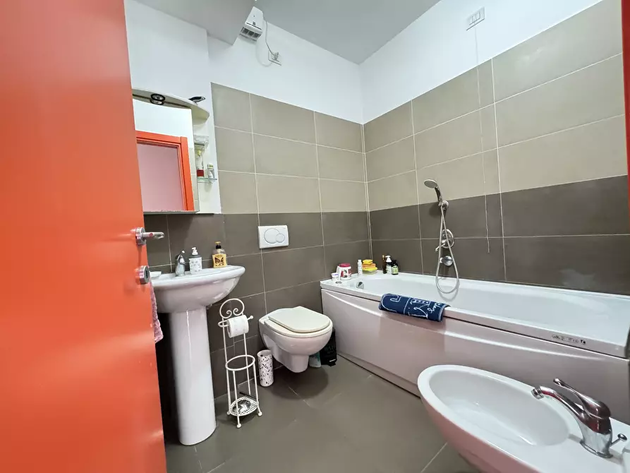 Immagine 13 di Quadrilocale in affitto  a Camaiore