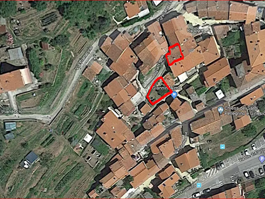 Immagine 12 di Porzione di casa in vendita  a Seravezza