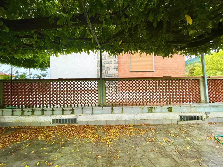 Immagine 9 di Casa indipendente in vendita  a Seravezza