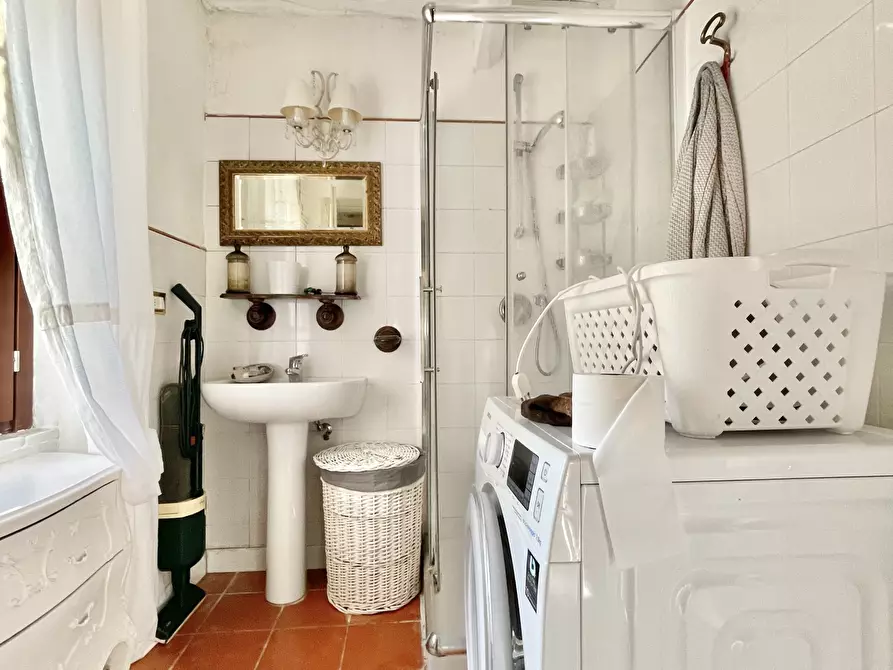 Immagine 29 di Rustico / casale in vendita  a Camaiore