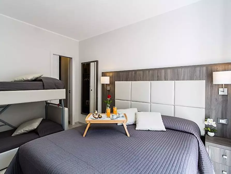 Immagine 14 di Bilocale in affitto  a Camaiore