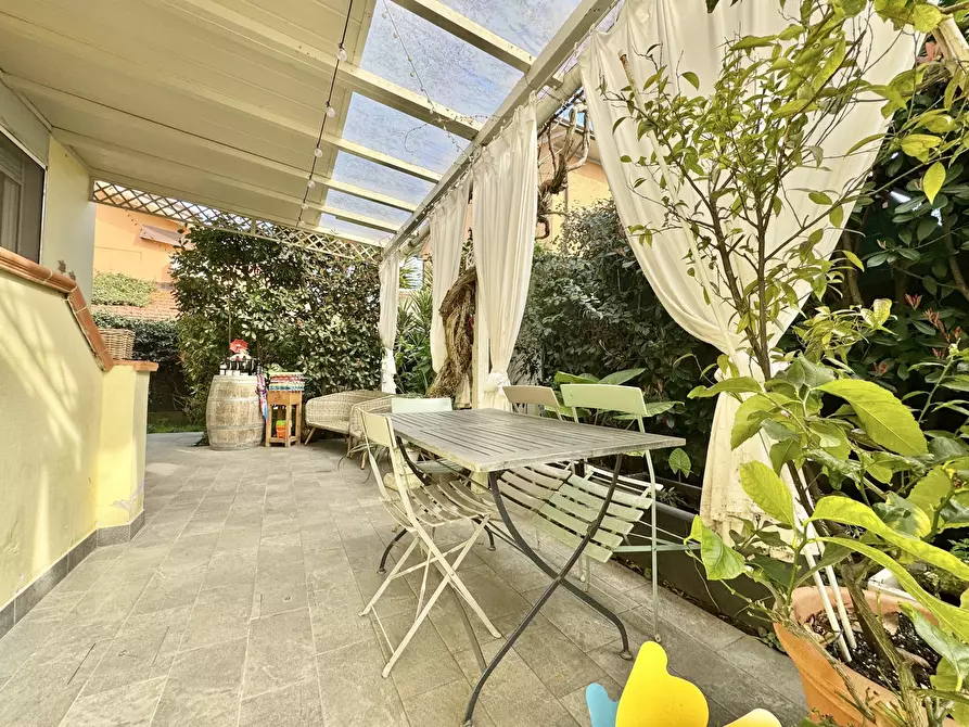 Immagine 4 di Quadrilocale in affitto  a Pietrasanta