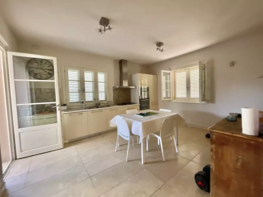 Immagine 6 di Villa in vendita  a Pietrasanta