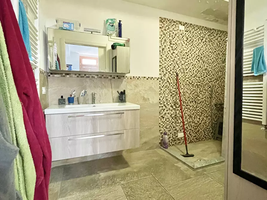 Immagine 5 di Attività artigianale in vendita  a Seravezza