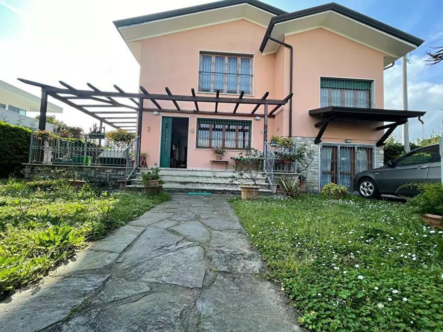 Immagine 72 di Casa indipendente in vendita  a Pietrasanta
