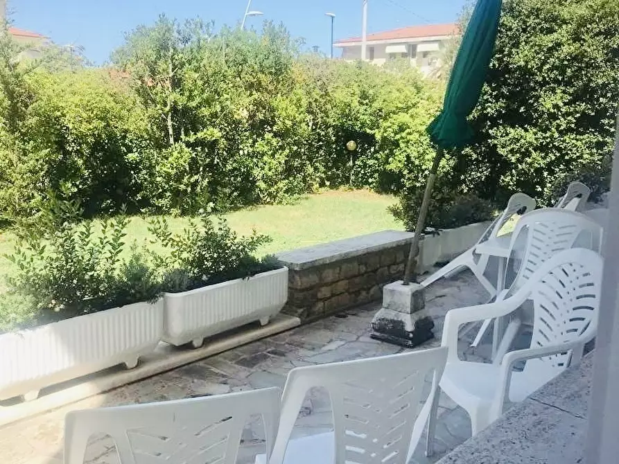 Immagine 5 di Villa in affitto  a Camaiore