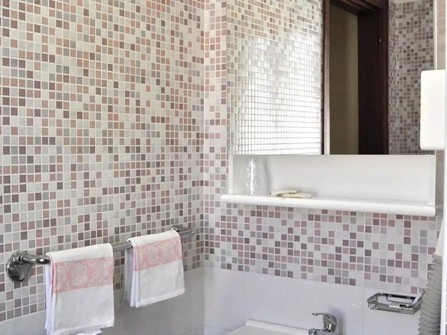 Immagine 18 di Locale commerciale in vendita  in Via Vallicelle a Fiuggi