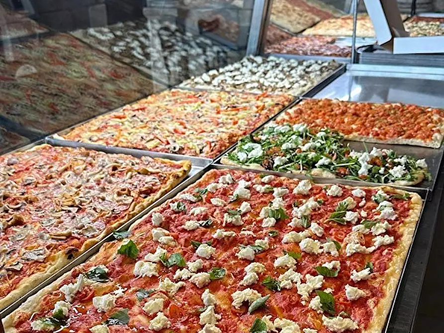 Immagine 4 di Pizzeria / Pub in vendita  a Anagni