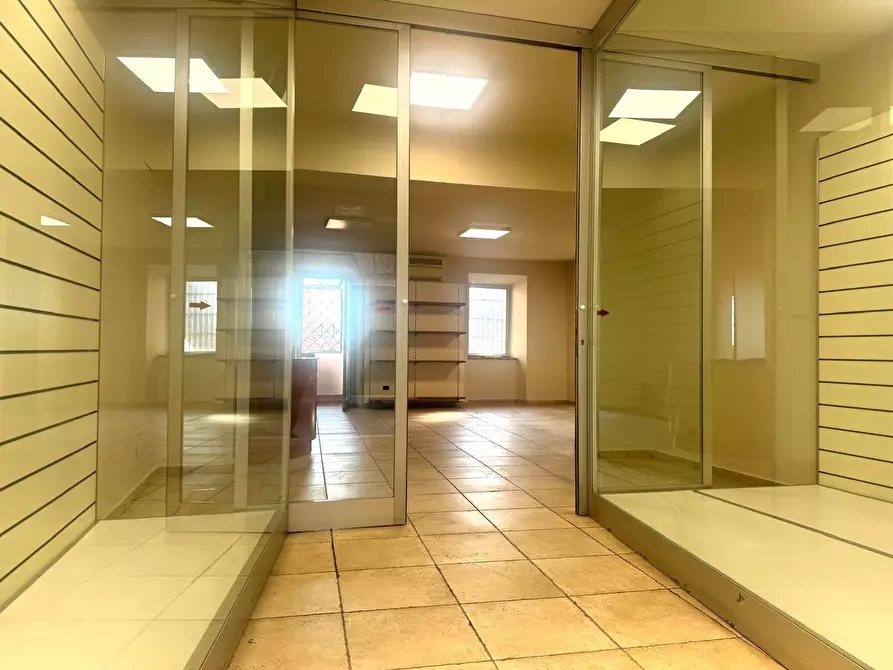 Immagine 1 di Locale commerciale in affitto  in Via Vittorio Emanuele a Anagni