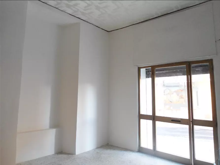 Immagine 2 di Locale commerciale in vendita  in Via Vecchia Fiuggi 20 a Fiuggi