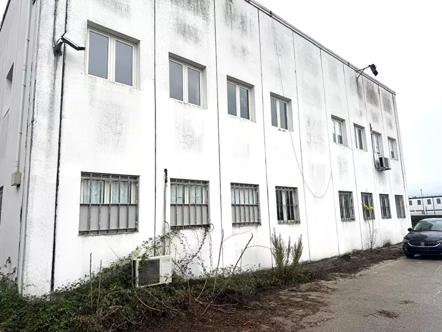 Immagine 2 di Attività artigianale in vendita  in Via ASI 7 15 a Ferentino