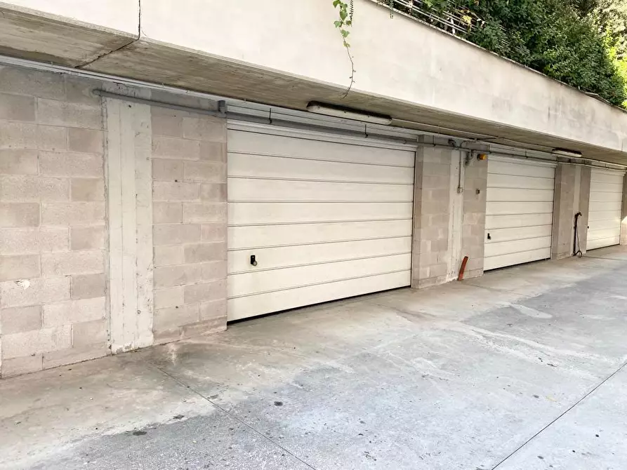 Immagine 3 di Garage in vendita  in Via Lungaterno Sud 26 a Pescara