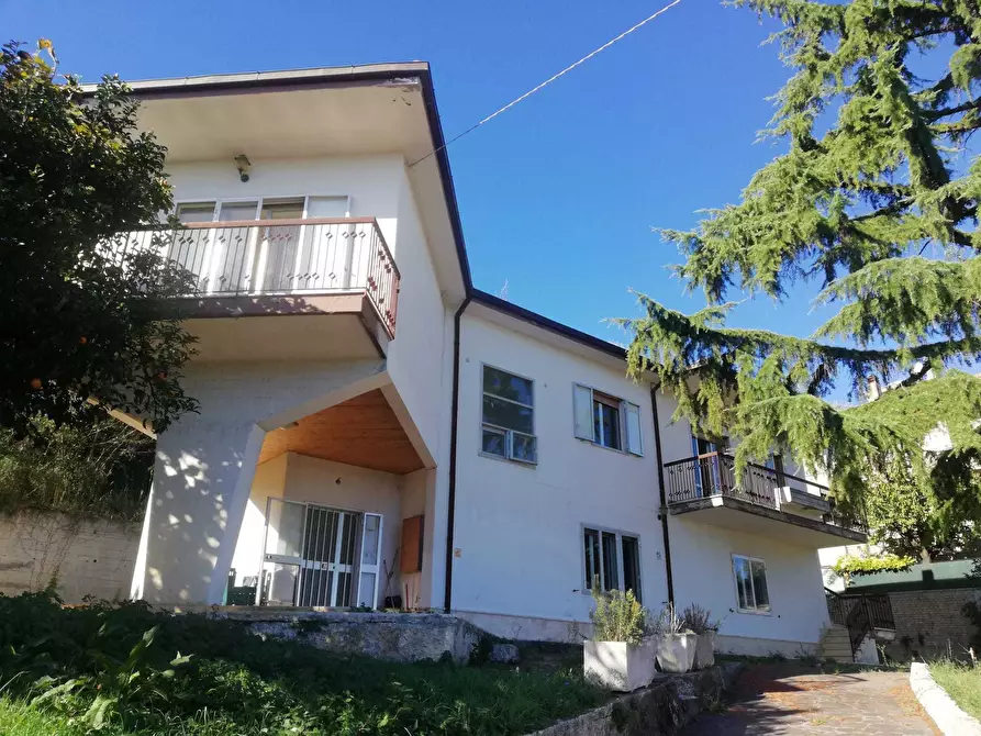 Immagine 1 di Villa in vendita  in Via Monte Grappa 3 a Montesilvano